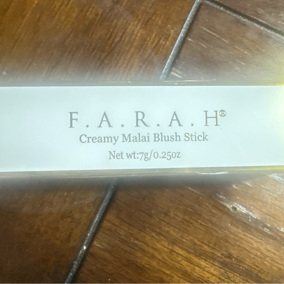 Creamy Pink Lipstick - Picture 2 of 3